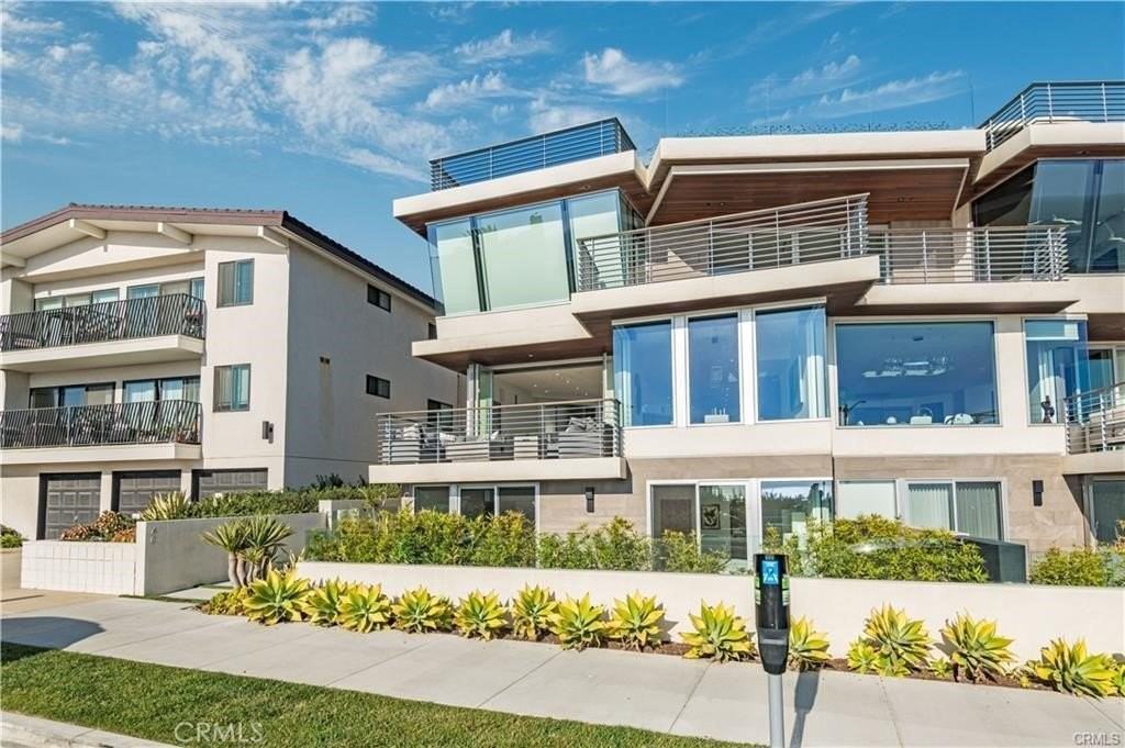 810 Esplanade #C - Photo 3 of 31