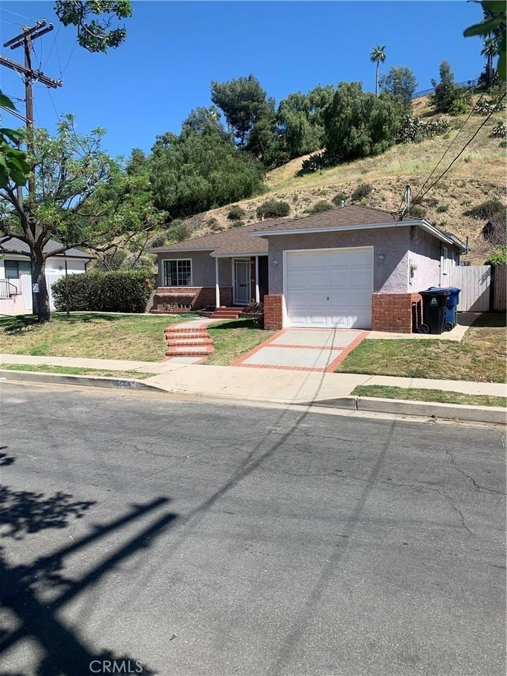 8544 Bluffdale Dr - Photo 3 of 12