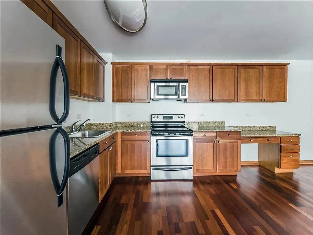 N Sheridan Rd #1101 - Photo 6 of 8