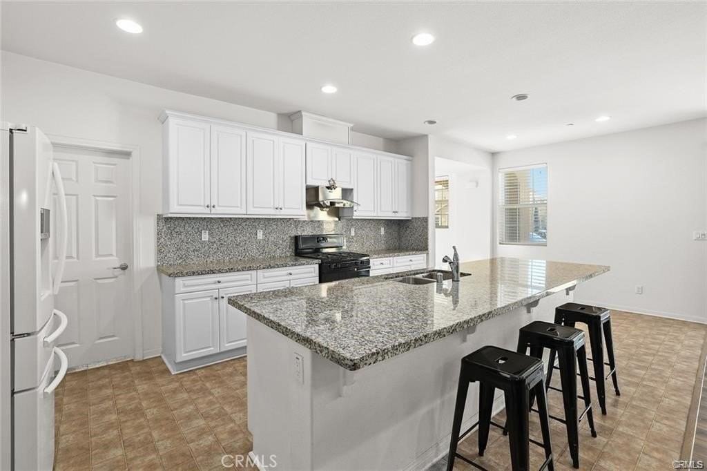 6050 Rosewood Way - Photo 4 of 11