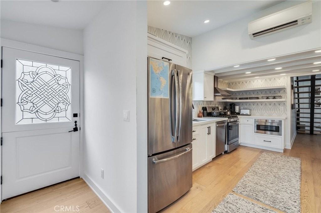 1259 S Coast Hwy #B - Photo 5 of 18