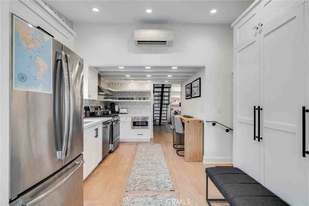 1259 S Coast Hwy #B - Photo 6 of 18