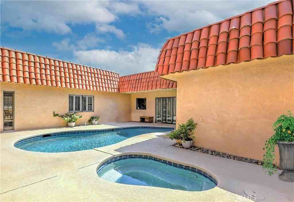 72816 Mesa View Dr - Photo 4 of 36