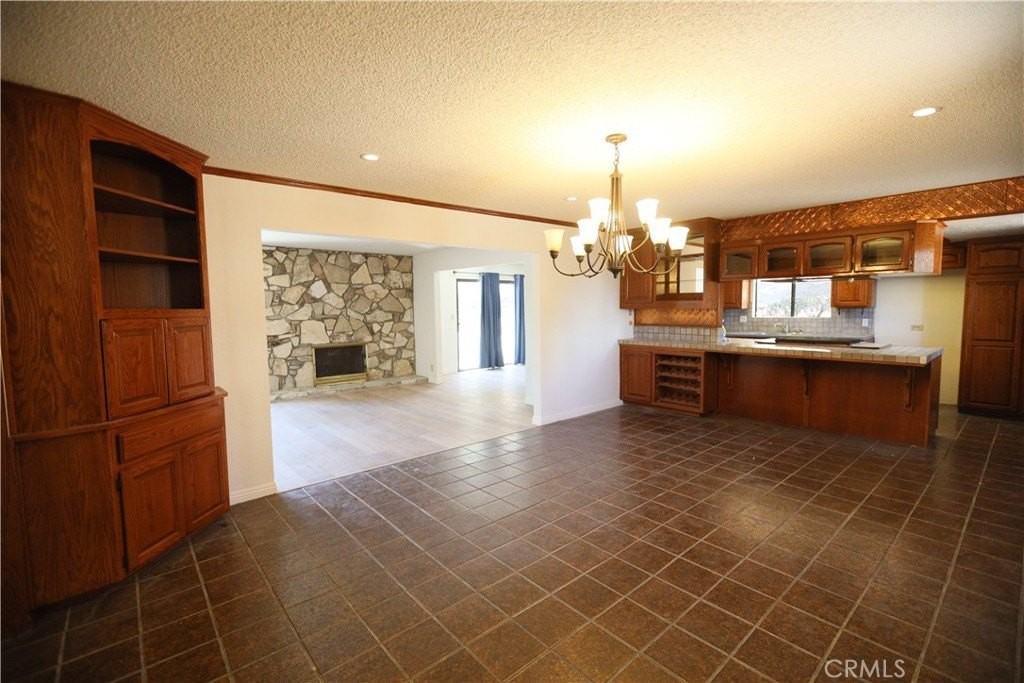 2125 Rocky View Rd - Photo 5 of 19