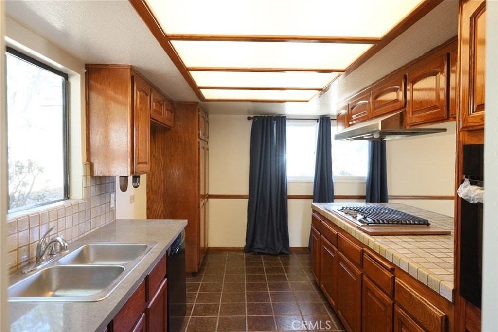 2125 Rocky View Rd - Photo 6 of 19