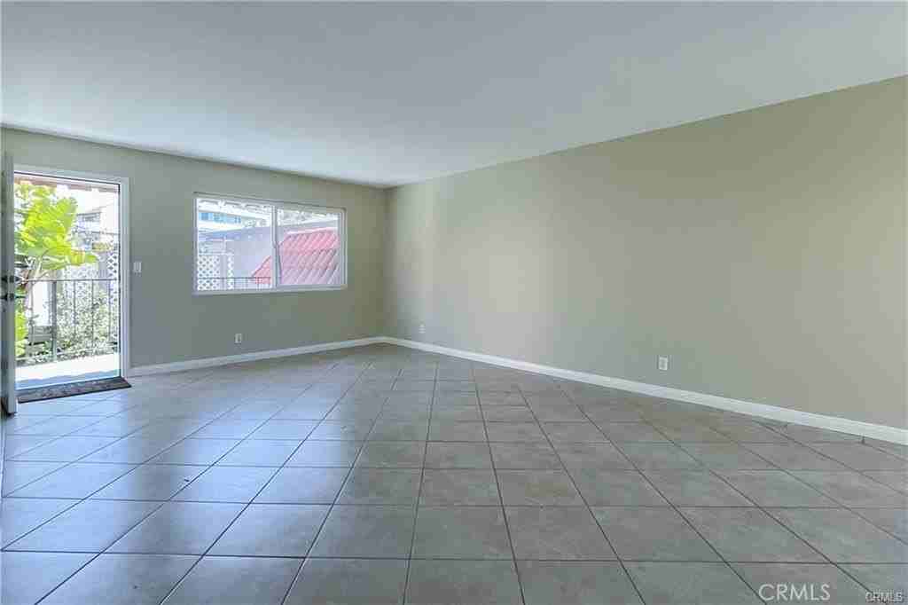 236 W Escalones #C - Photo 3 of 12