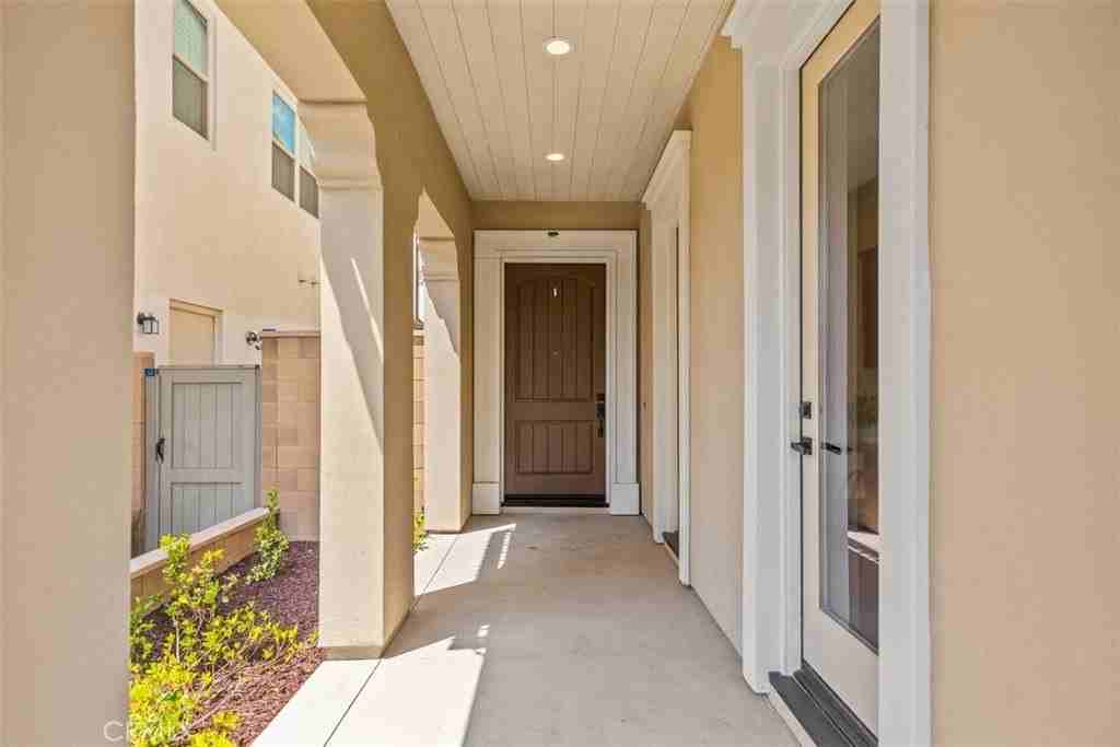 57 Gainsboro - Photo 2 of 34