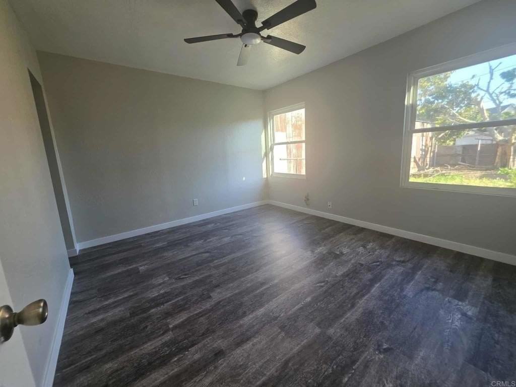 2661 Commercial St - Photo 7 of 28