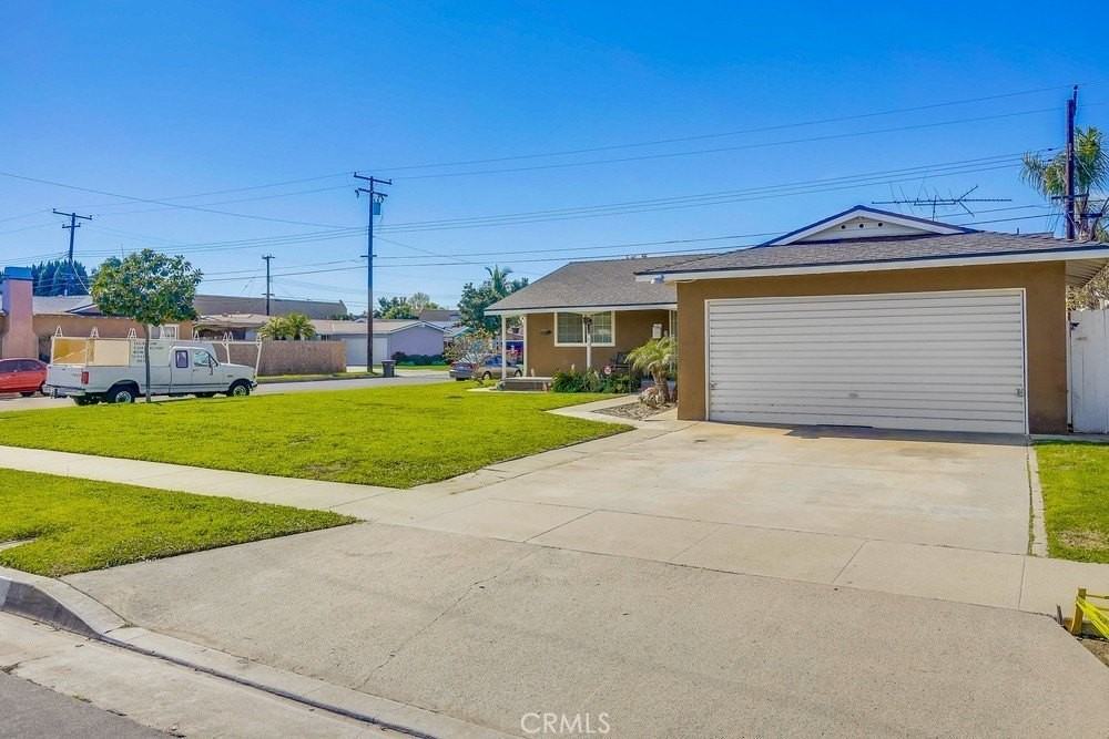 10321 Courtright Rd - Photo 4 of 40