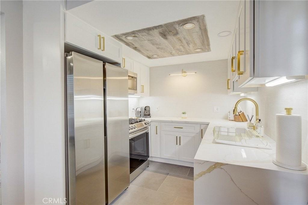 16562 Regina Cir #4 - Photo 7 of 46