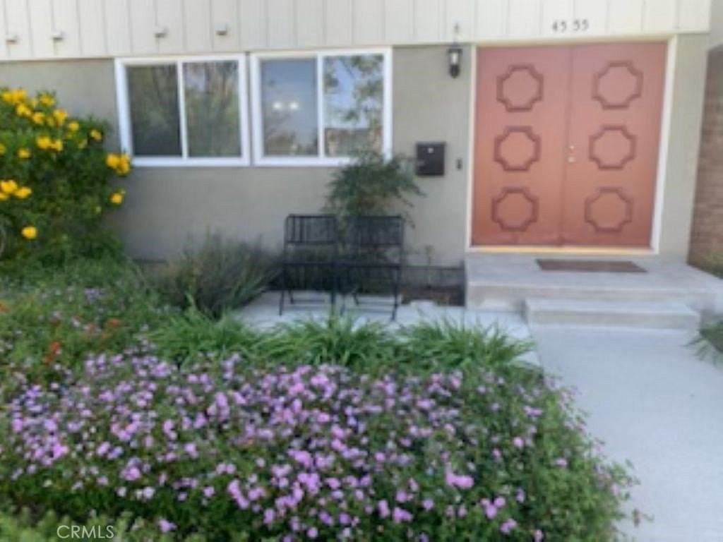 4555 Larwin Ave - Photo 5 of 37