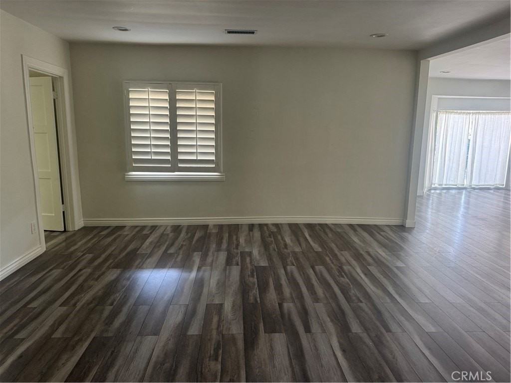 17218 Devonshire St - Photo 7 of 11