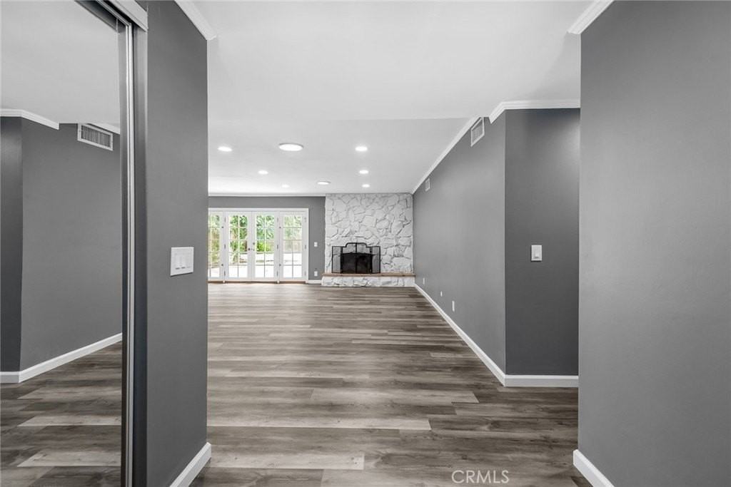 65 Pinewood Ave - Photo 3 of 24