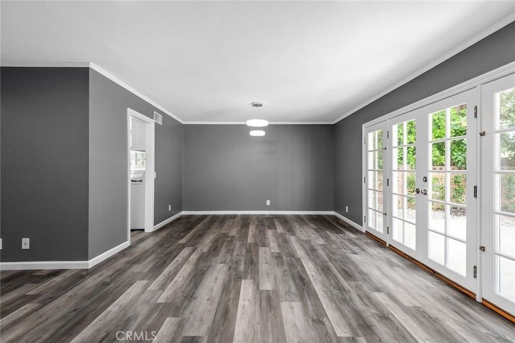 65 Pinewood Ave - Photo 5 of 24