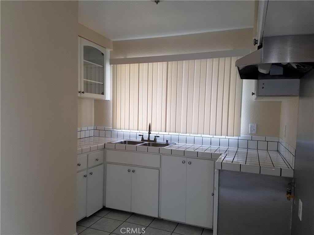 1655 Firvale Ave - Photo 6 of 21