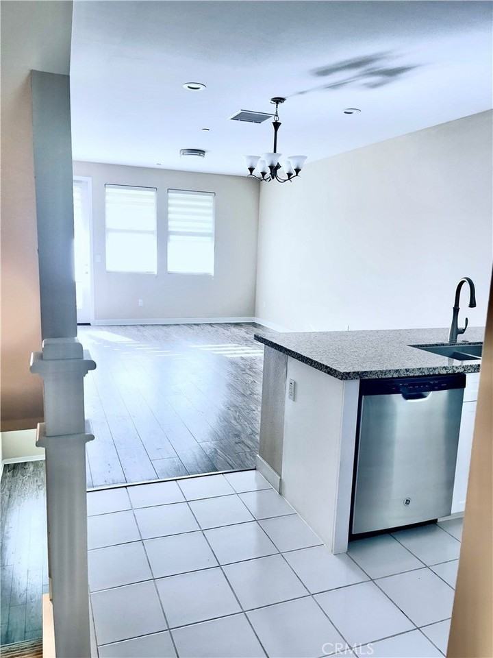 7058 Oregon St - Photo 4 of 18