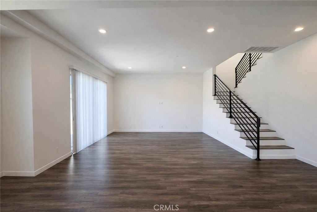 7105 N Dylan Ct - Photo 5 of 19