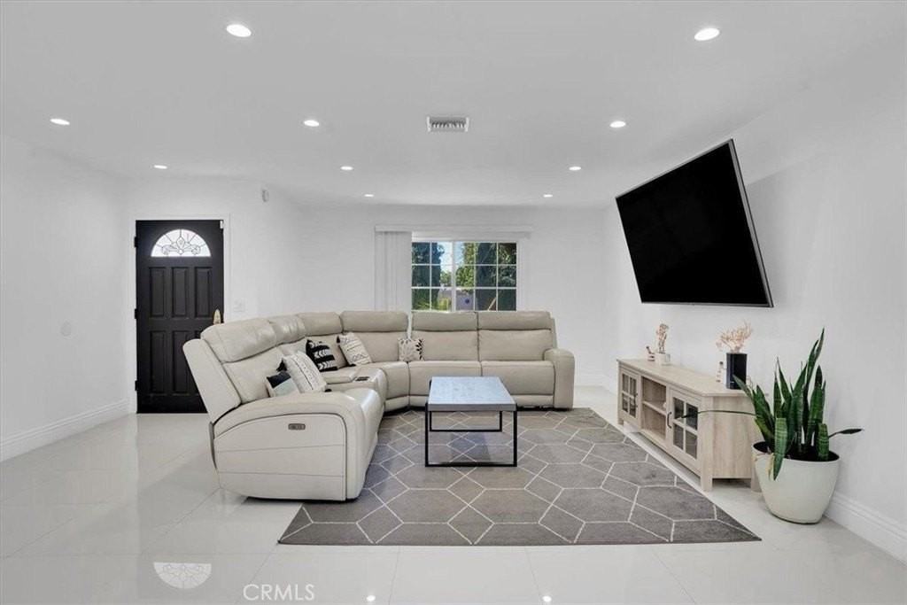 6500 Ponce Ave - Photo 2 of 15