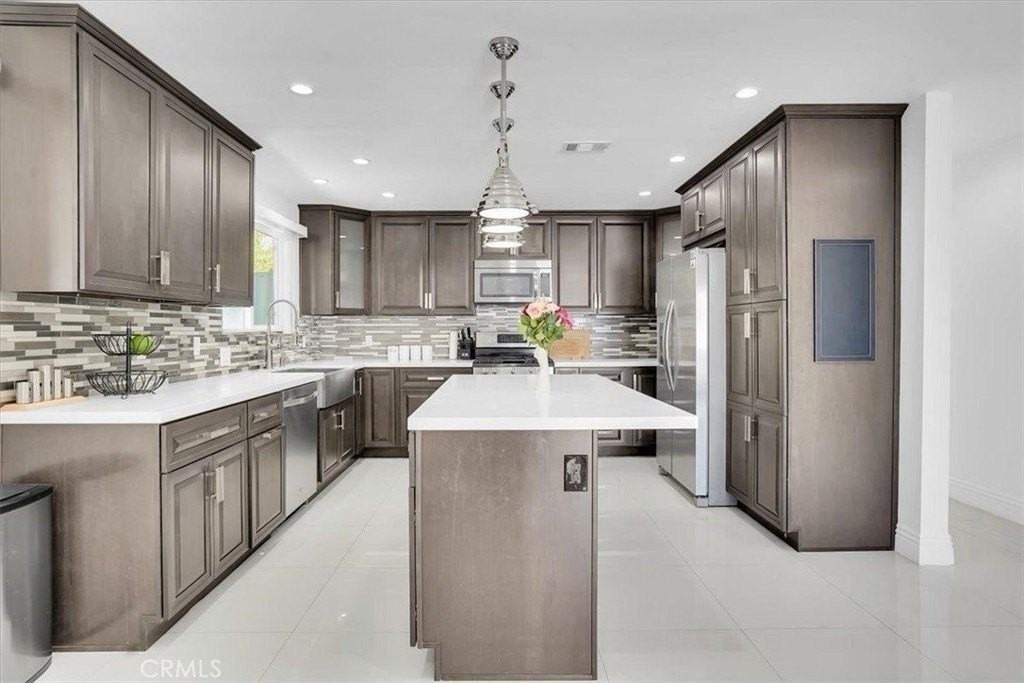 6500 Ponce Ave - Photo 3 of 15