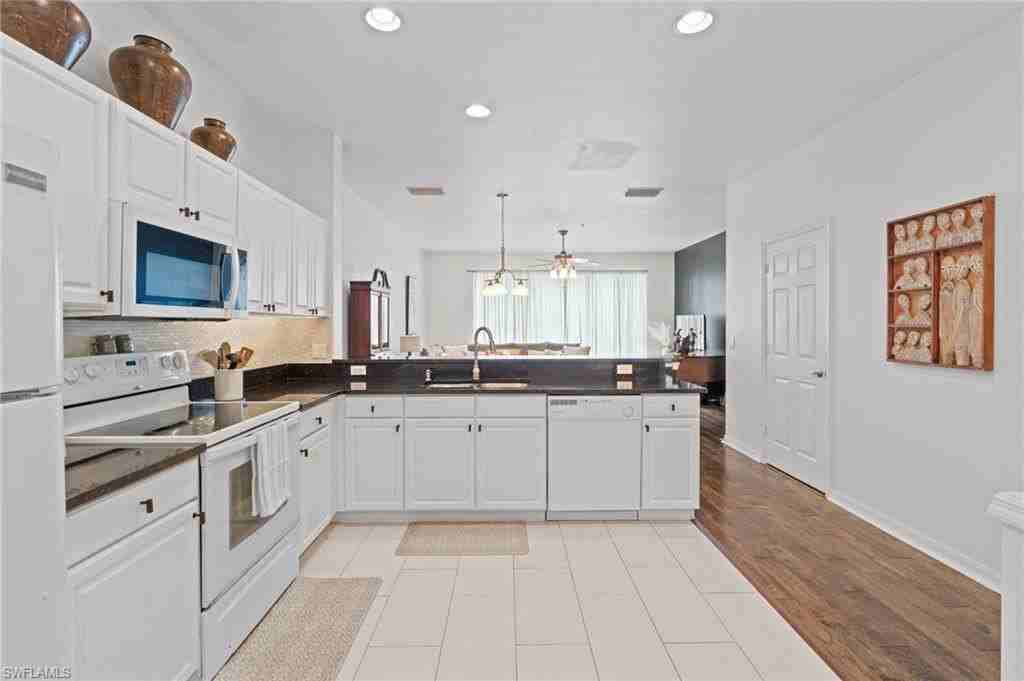 941 Hampton Cir Unit 109 - Photo 7 of 27