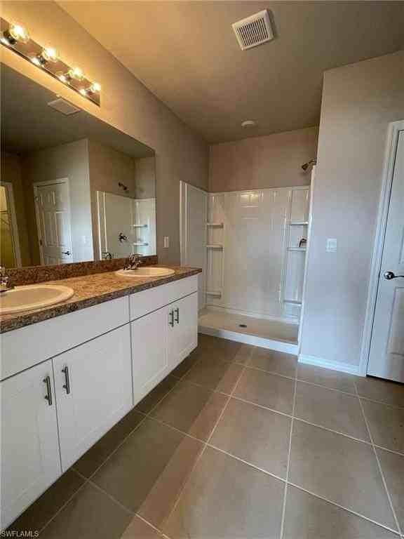 5215 Butte St - Photo 5 of 12