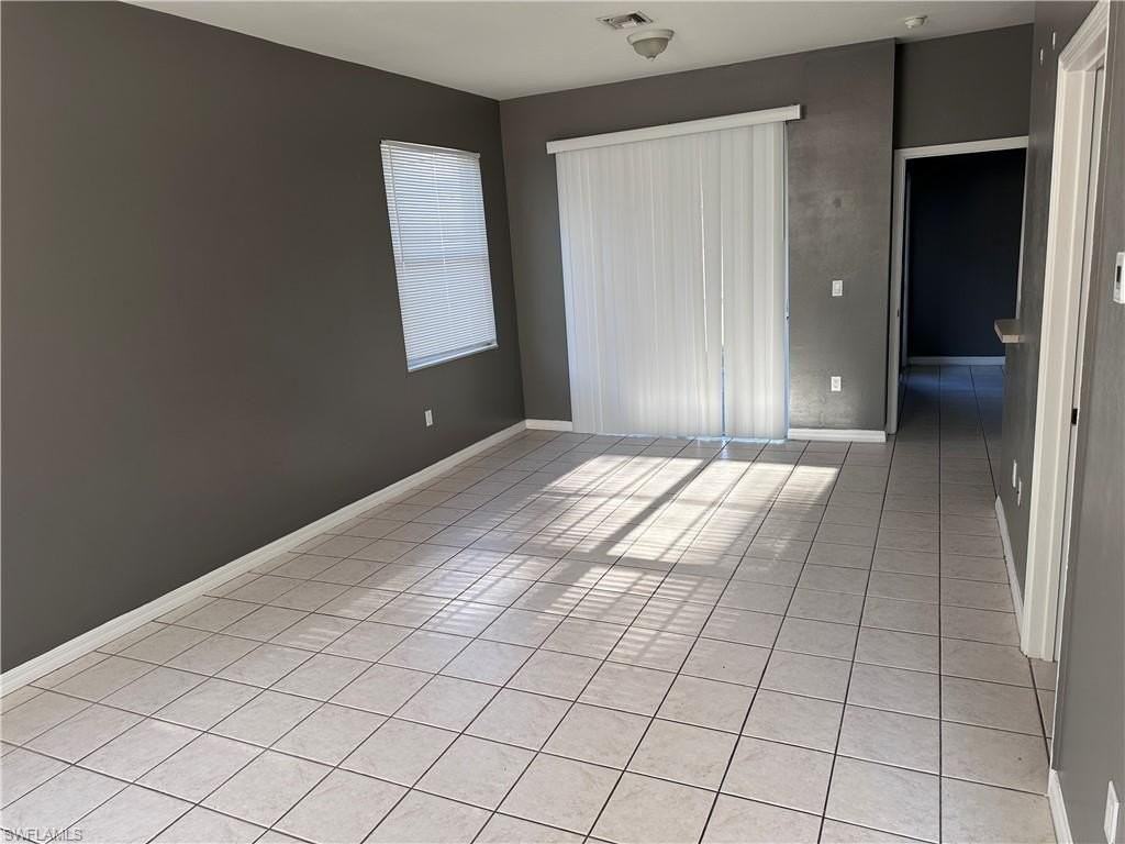 17483 Dumont Dr - Photo 3 of 11