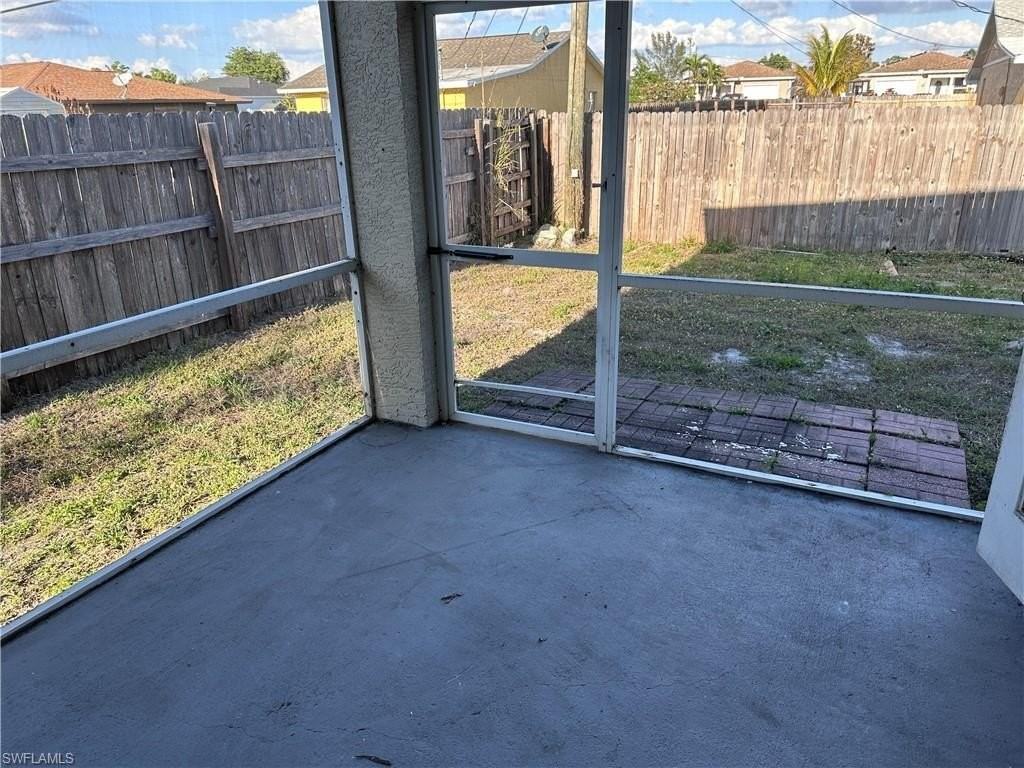 17483 Dumont Dr - Photo 5 of 11