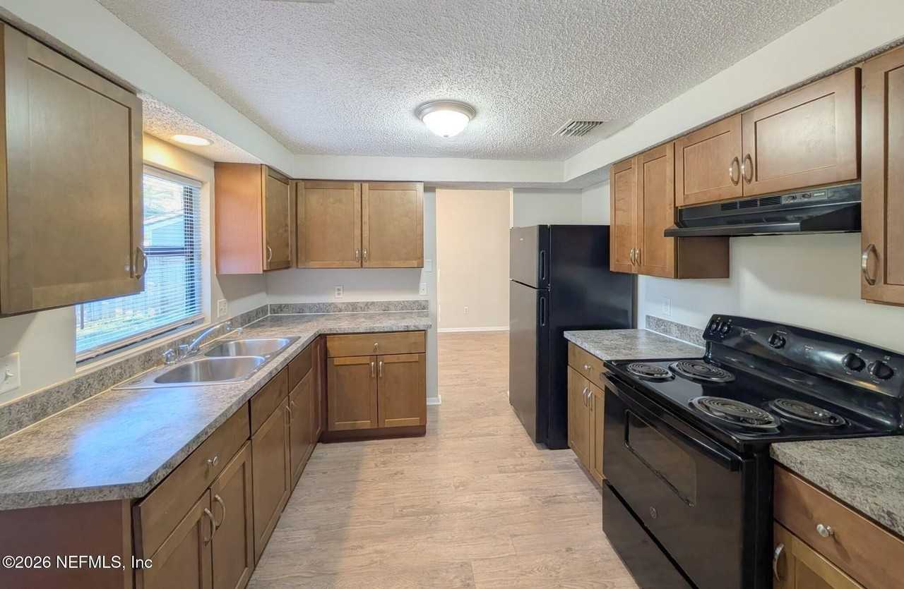 10959 Steeding Horse Dr - Photo 3 of 17