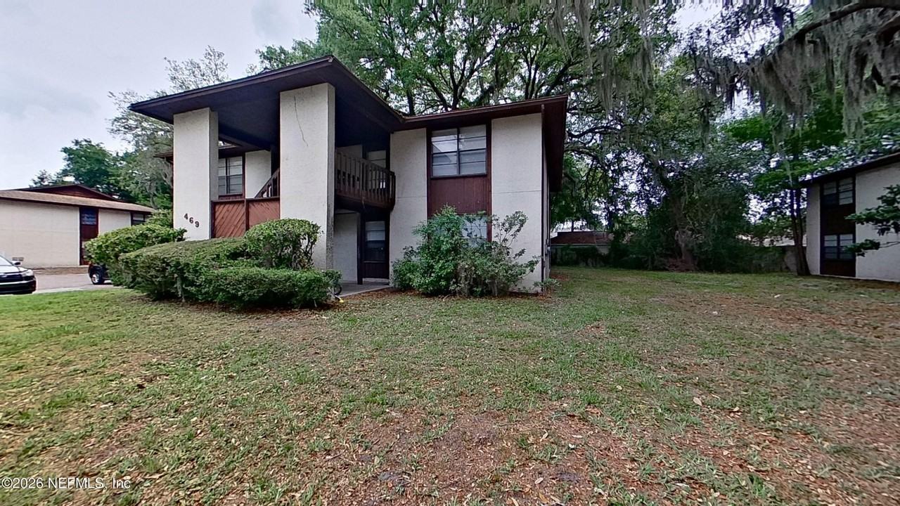 469 Crabapple Ct Unit D - Photo 3 of 18