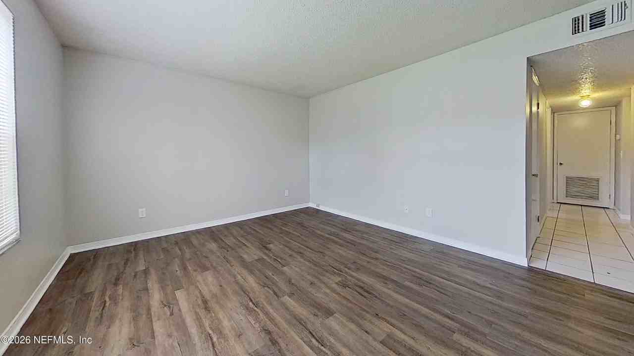 469 Crabapple Ct Unit D - Photo 5 of 18