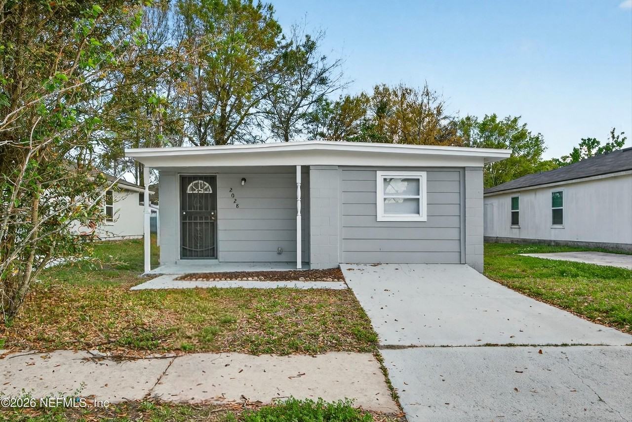 2028 Hartridge St - Photo 2 of 33