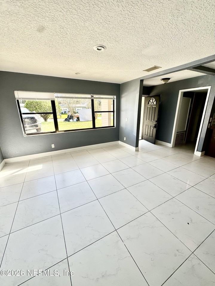 5415 Lori Dr S - Photo 6 of 15