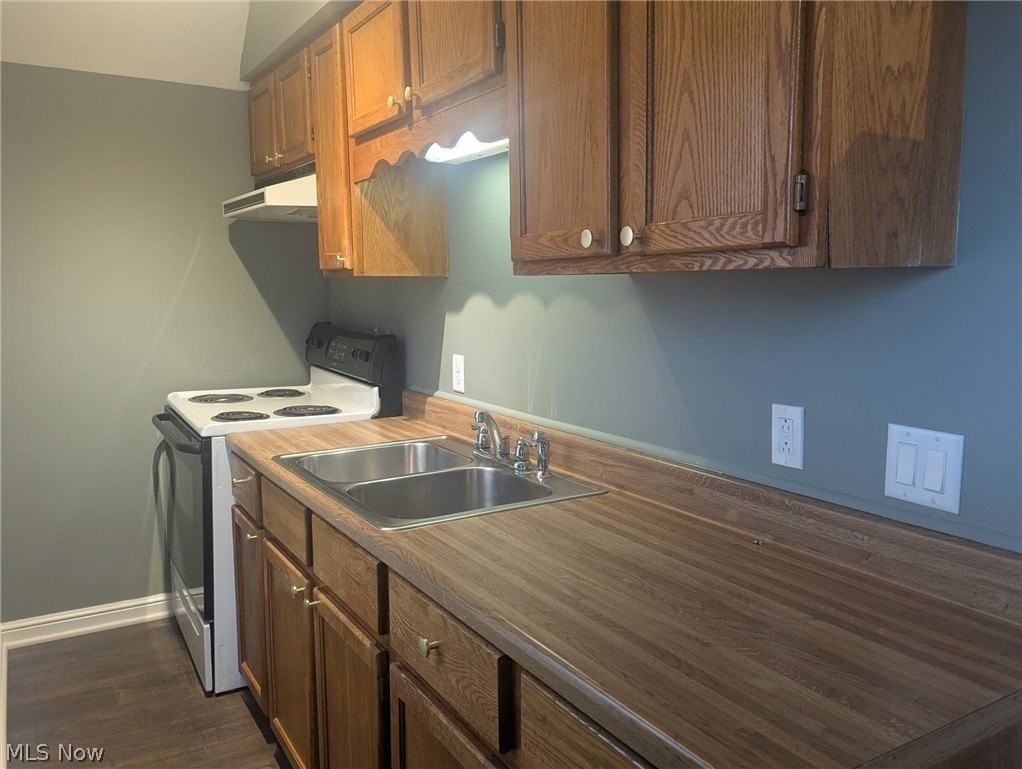 11750 Peckham St Apt 2 - Photo 7 of 14