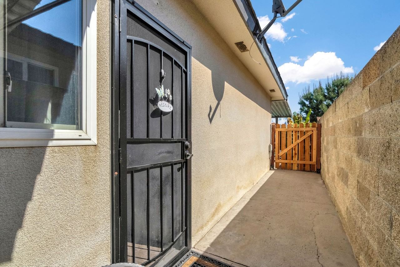 6286 N 10th St #1 - Photo 2 of 46