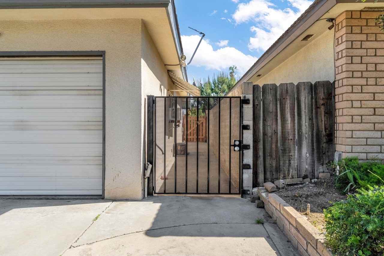 6286 N 10th St #1 - Photo 3 of 46