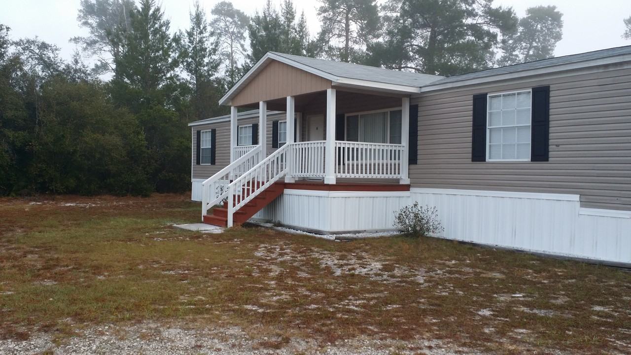 31611 Division St - Photo 2 of 8