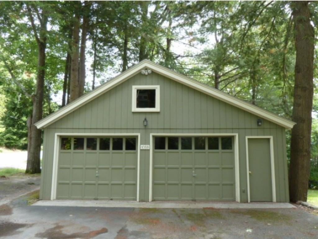 1058 Lake Ave - Photo 2 of 13