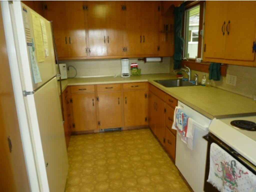 1058 Lake Ave - Photo 4 of 13