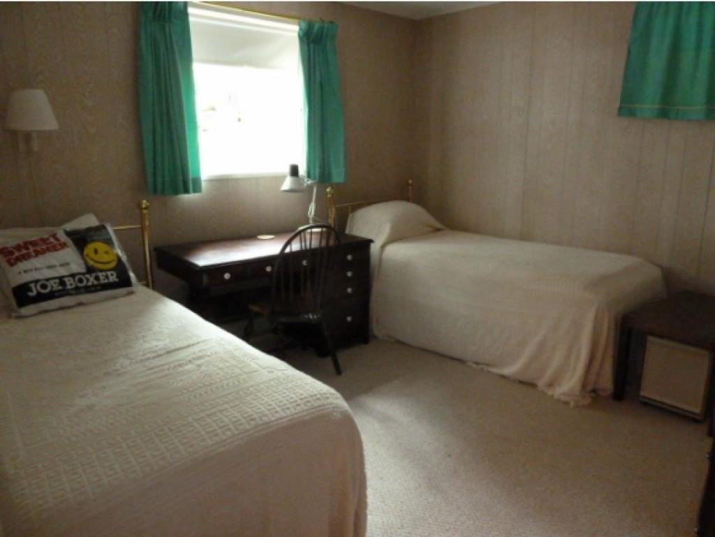 1058 Lake Ave - Photo 7 of 13