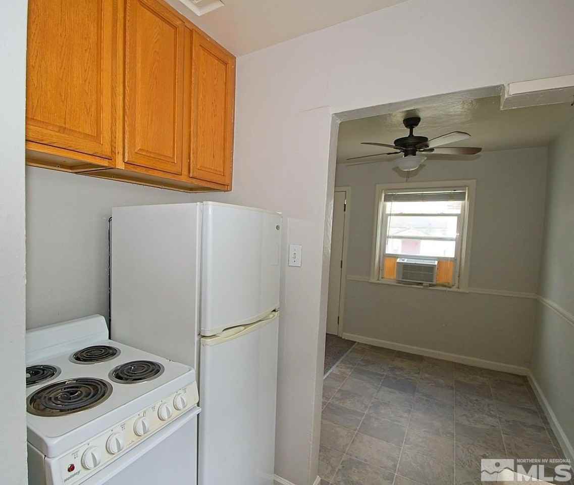 638 Moran St - Photo 4 of 8