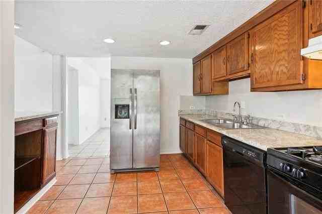 3403 Colorado Ave - Photo 6 of 15