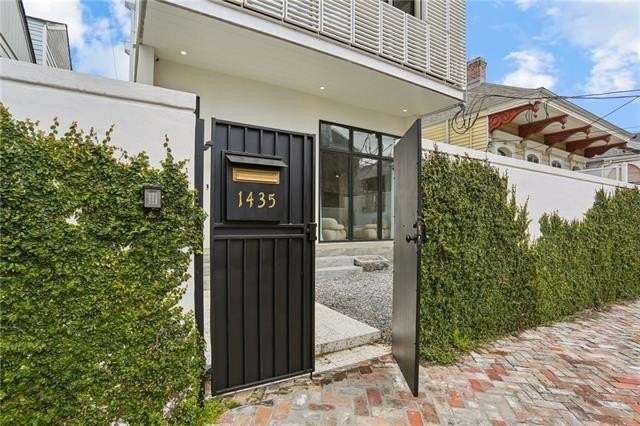 1435 Euterpe St - Photo 2 of 41