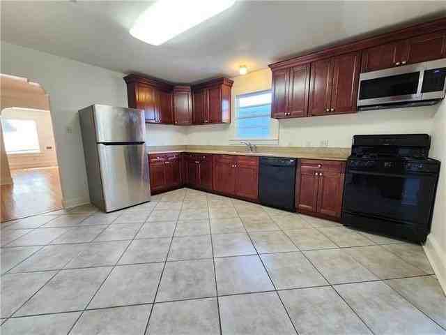 5725 Canal Blvd - Photo 7 of 15