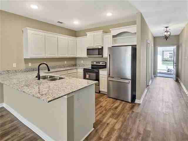 16218 Thorncrown Ln - Photo 4 of 14