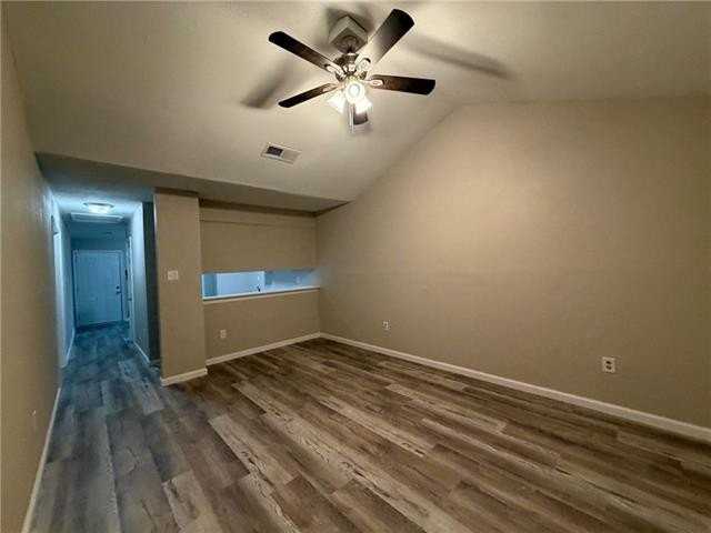 734 Walnut St - Photo 6 of 10