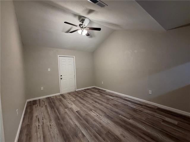 736 Walnut St - Photo 7 of 12