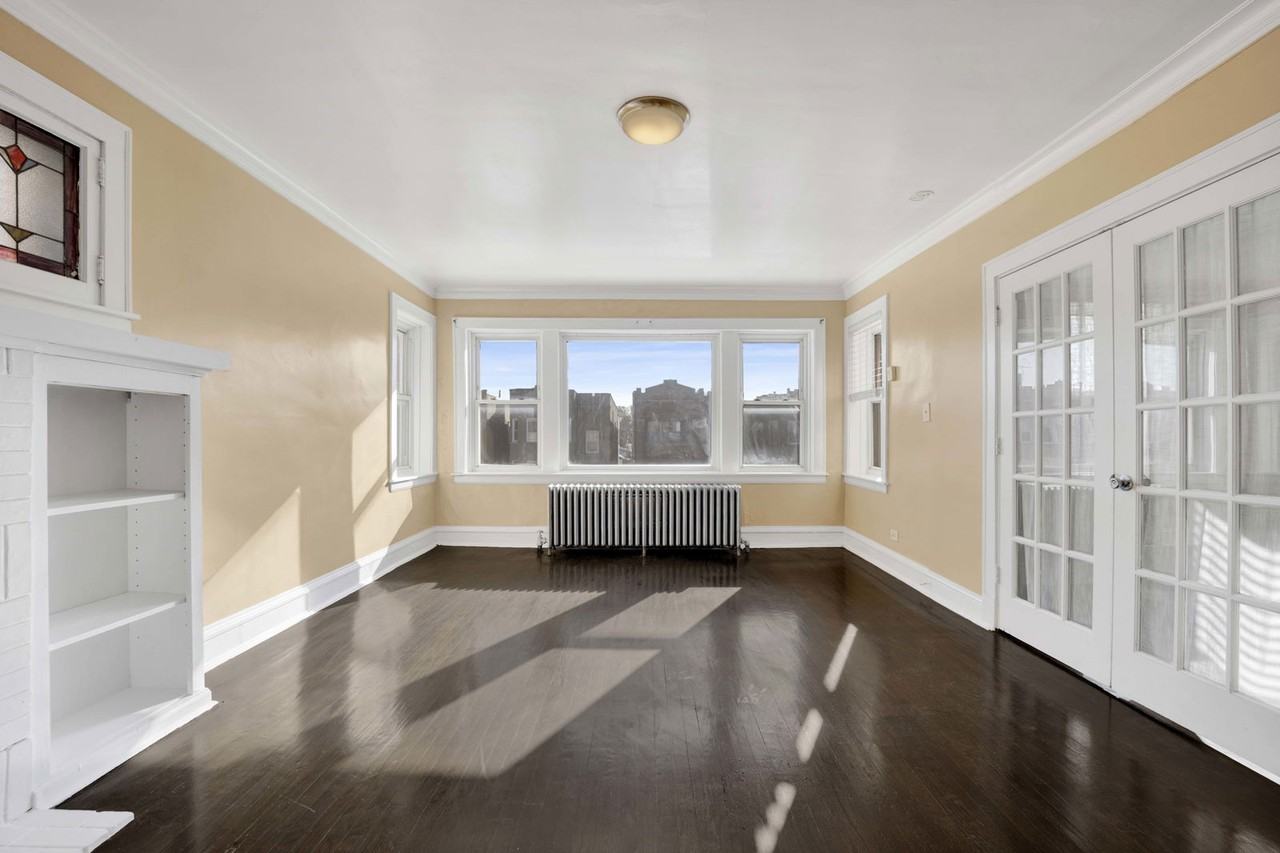 6030 N Claremont Ave #2 - Photo 2 of 8