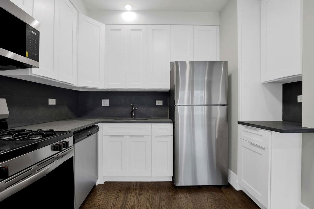6403 N Wayne Ave #2B - Photo 7 of 8