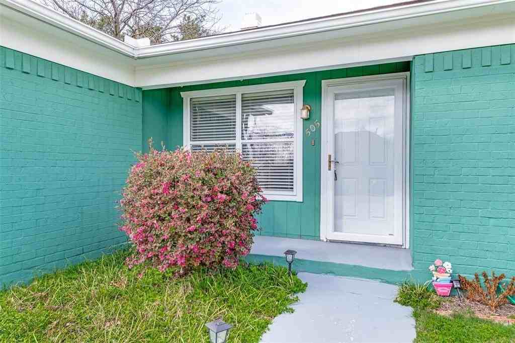 505 Storrs St - Photo 2 of 27