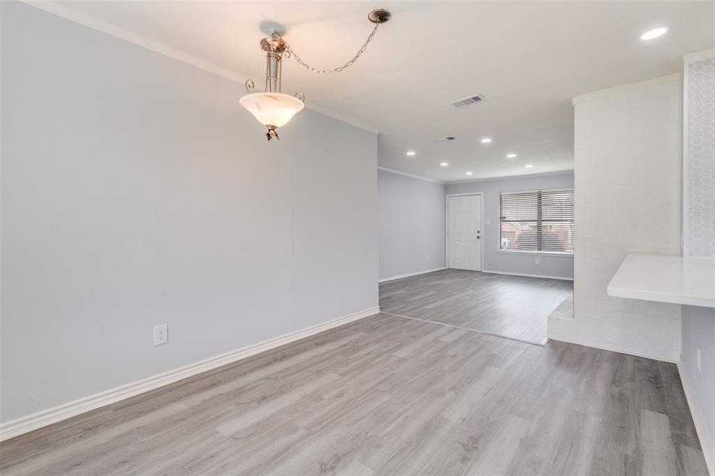 505 Storrs St - Photo 7 of 27